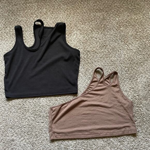 Womens/teen Tank top Crop top one Bundle Size Medium and Large - Picture 4 of 4